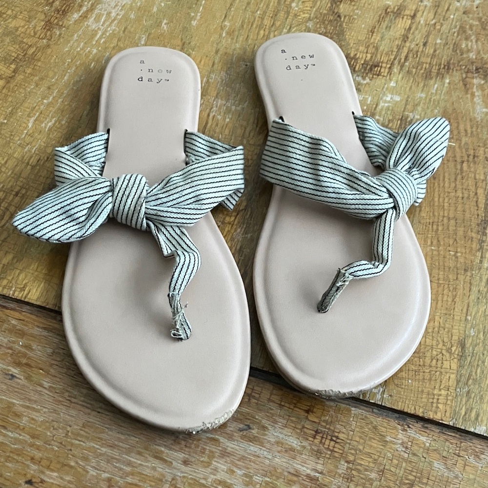 A New Day Women's Cream Sandals with Striped Bow